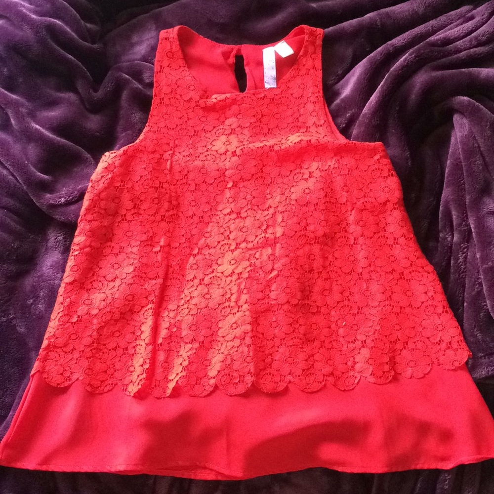 Francesca’s Alya sleeveless lace blouse